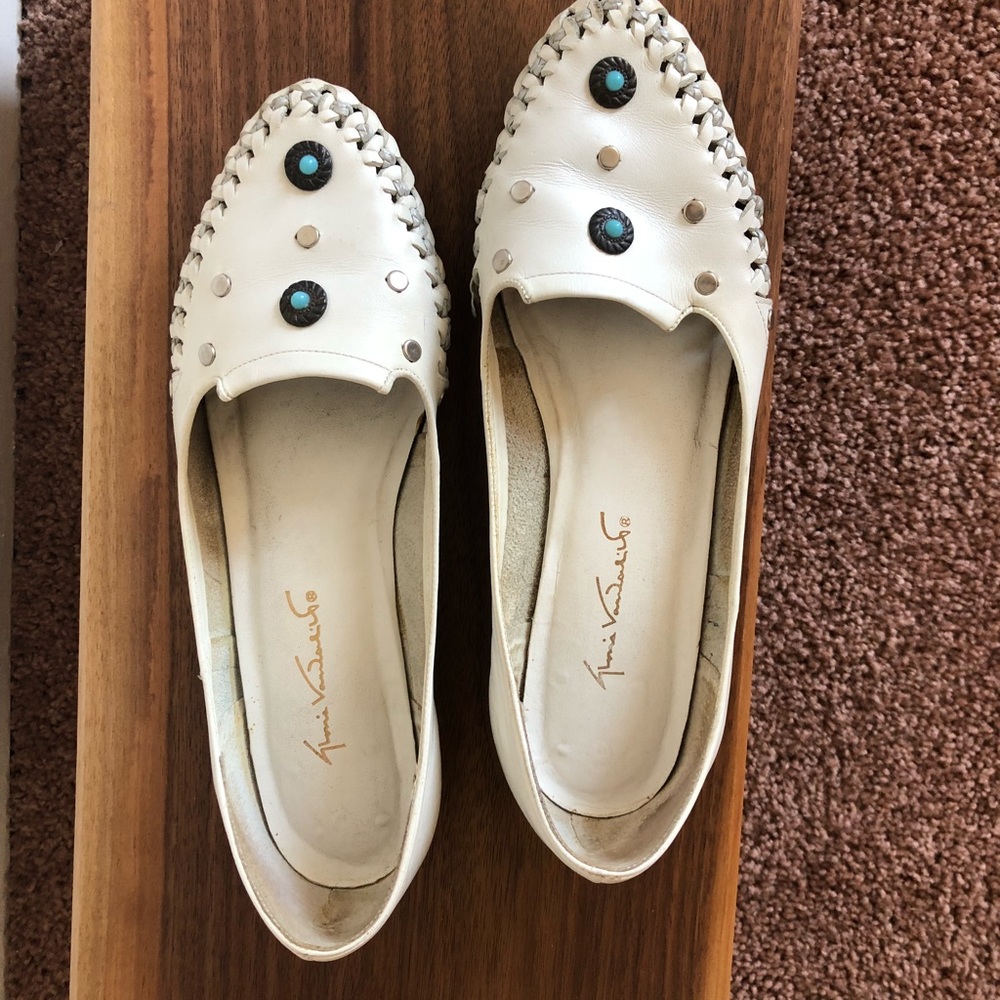 White flat/loafers